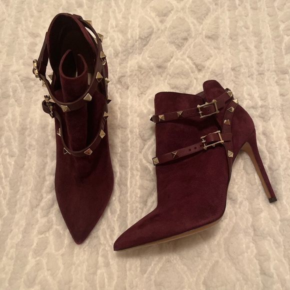 Valentino Rockstud Booties 🥰 - Picture 1 of 8